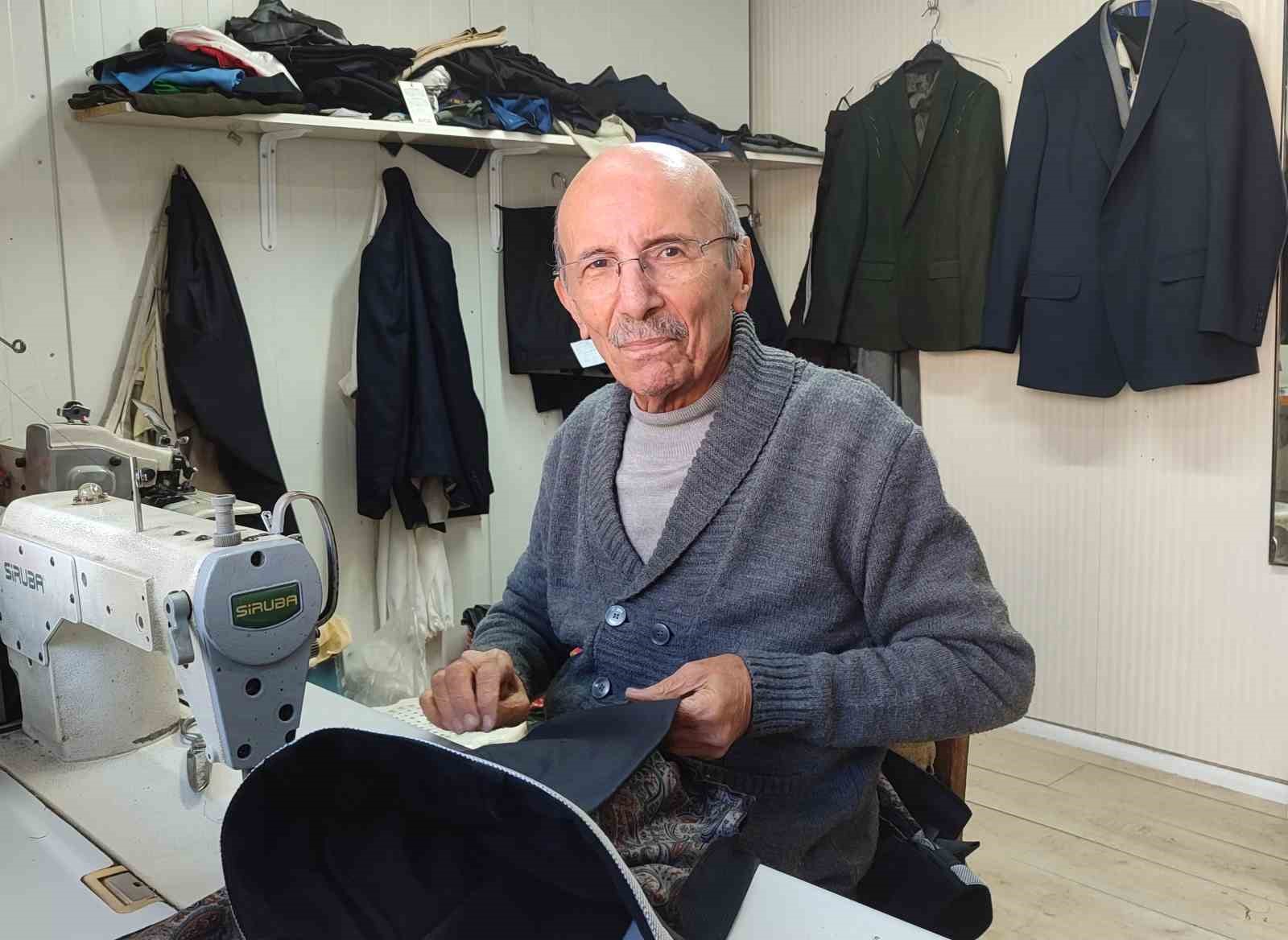 80 yaşında babasının mesleğini sürdürüyor