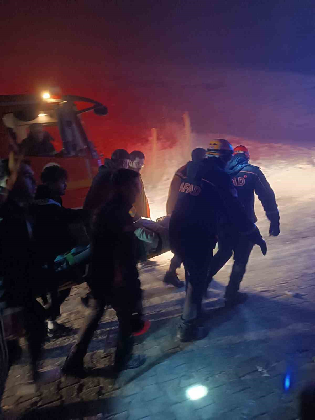 Muş’ta otomobil şarampole yuvarlandı: 1 yaralı