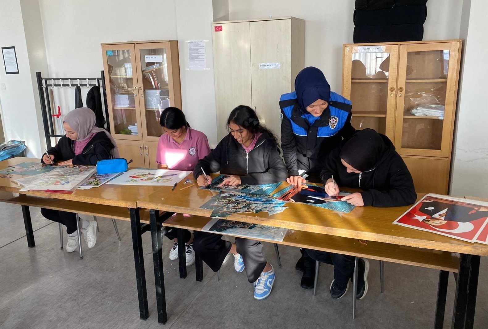 &Ouml;ğrencilere Kağıt R&ouml;lyef kursu
