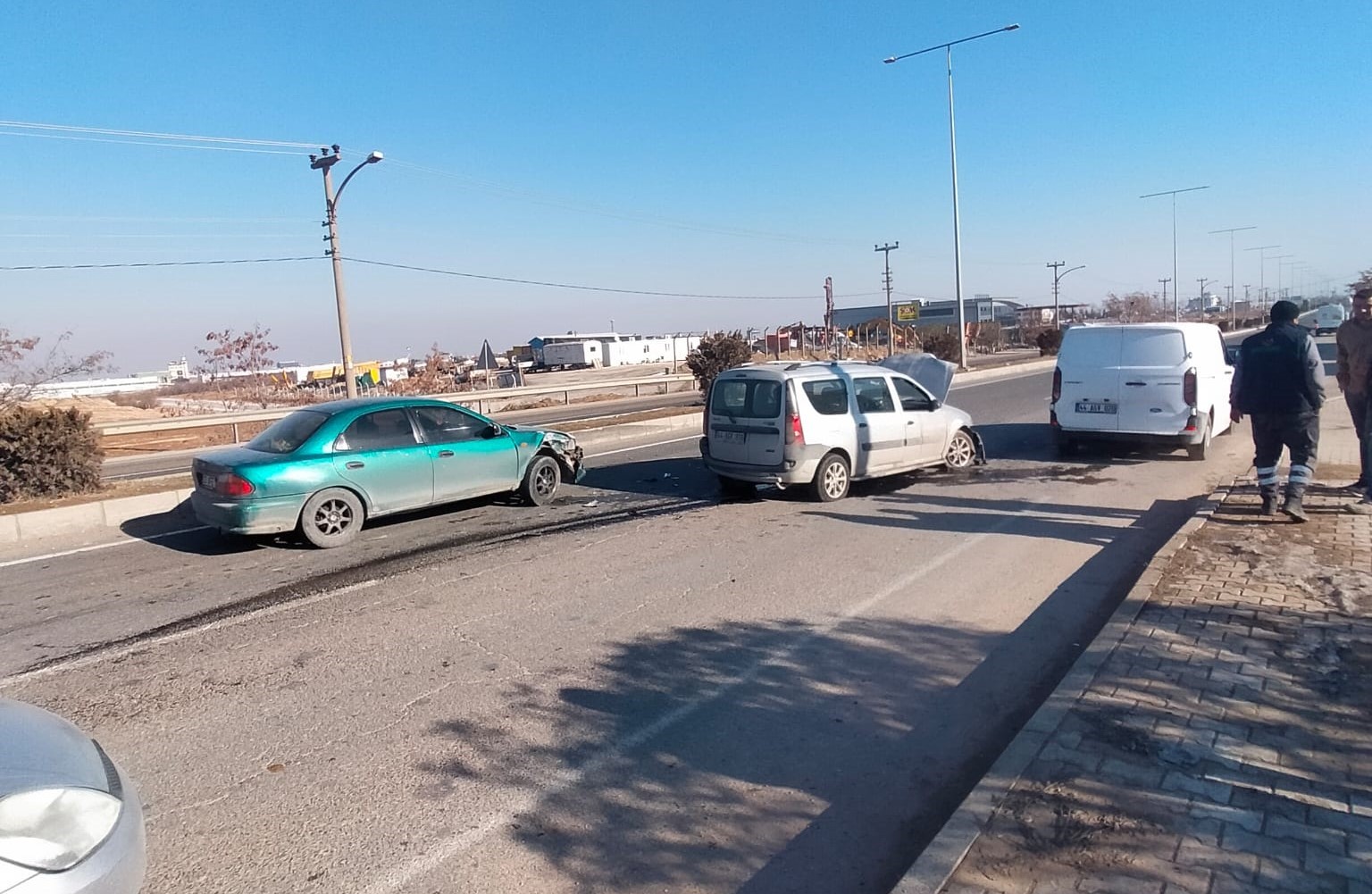 Malatya&rsquo;da iki ara&ccedil; &ccedil;arpıştı, 1 yaralı
