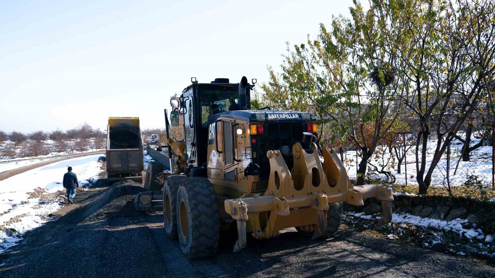 Kıra&ccedil; Mahallesi&rsquo;nde yılların sorunu tarih oluyor
