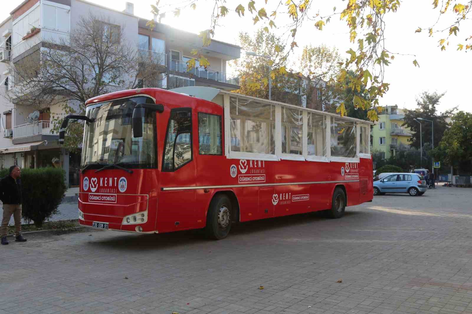 ‘Öğrenci otobüsü’ ve ‘Engelsiz Kafe’ Selçuk’ta hizmete giriyor