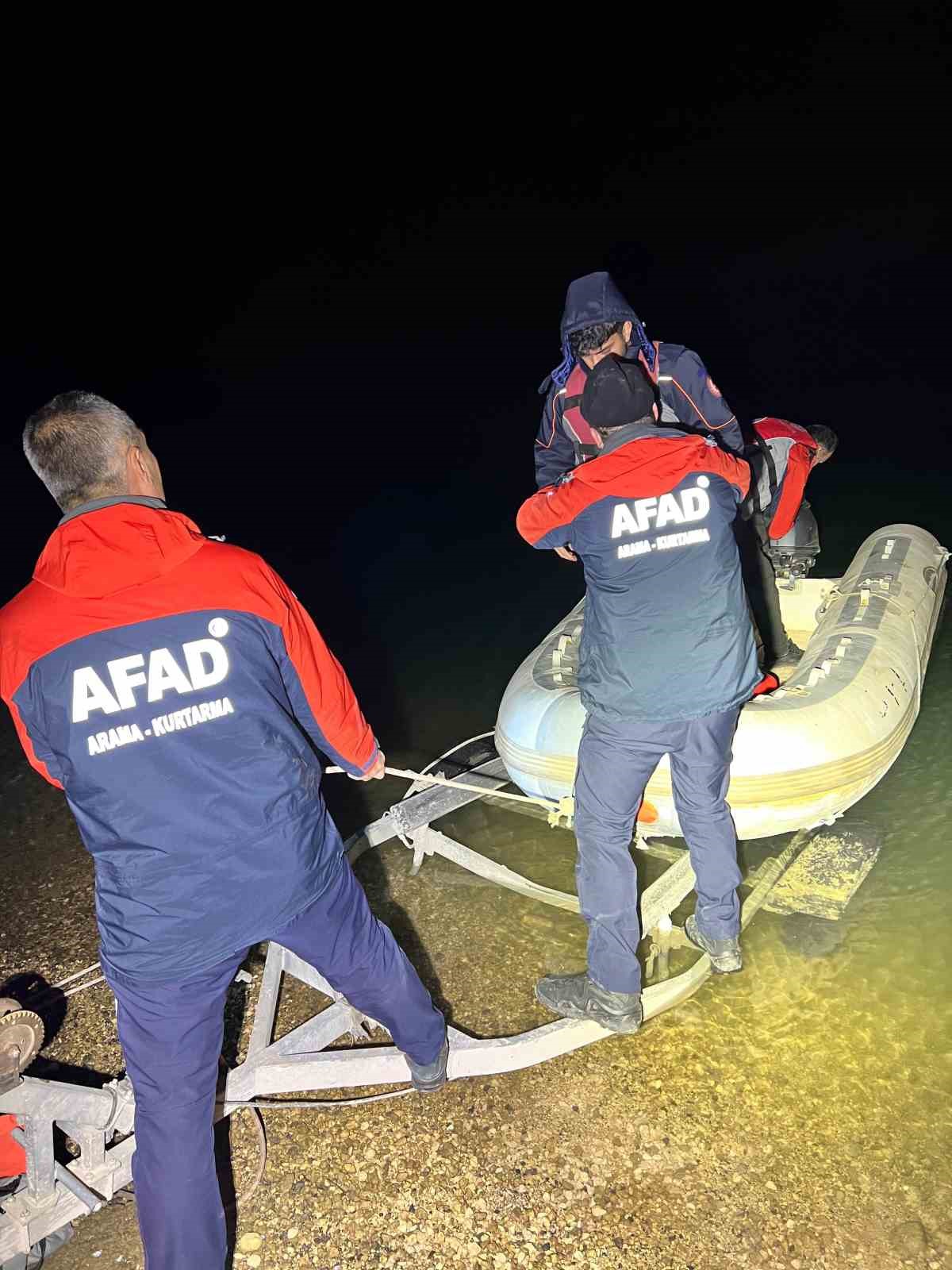 Siirt’te suda mahsur kalan 5 kişi kurtarıldı