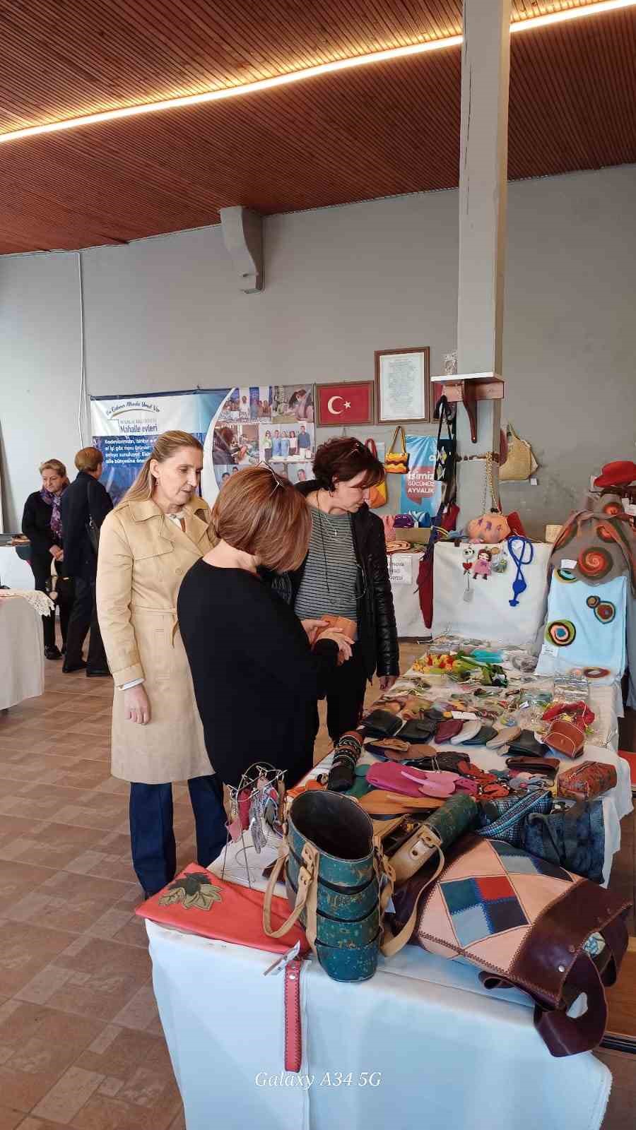 Ayvalık&rsquo;ta mahalle evleri rol model oldu
