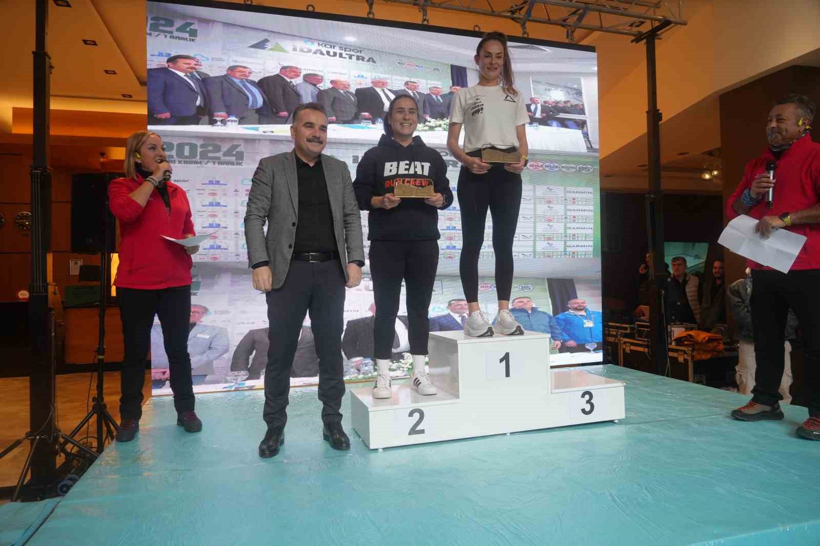 Karspor İda Ultra Maraton&rsquo;da dereceye girenlere &ouml;d&uuml;lleri verildi
