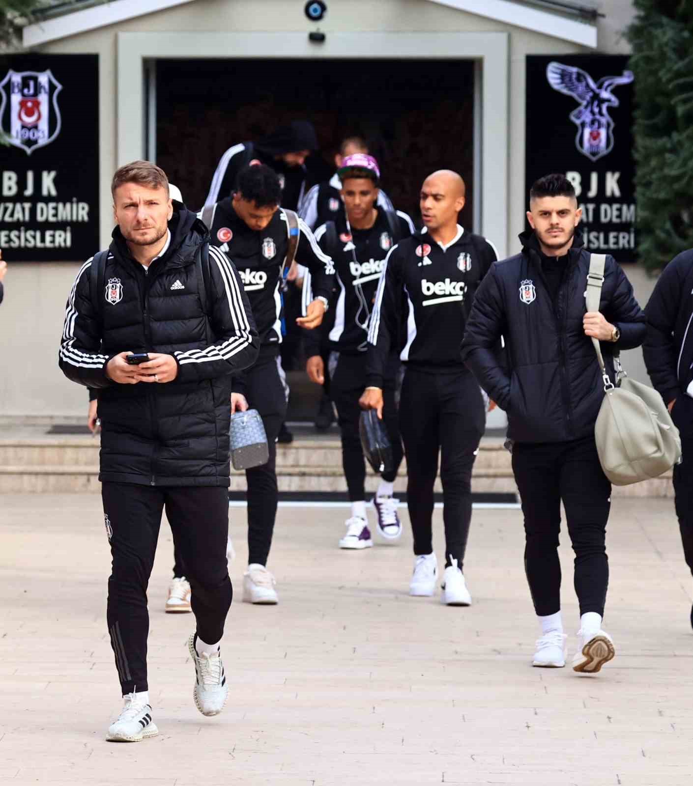 Beşiktaş&rsquo;ın Hatayspor ma&ccedil;ı kadrosu belli oldu
