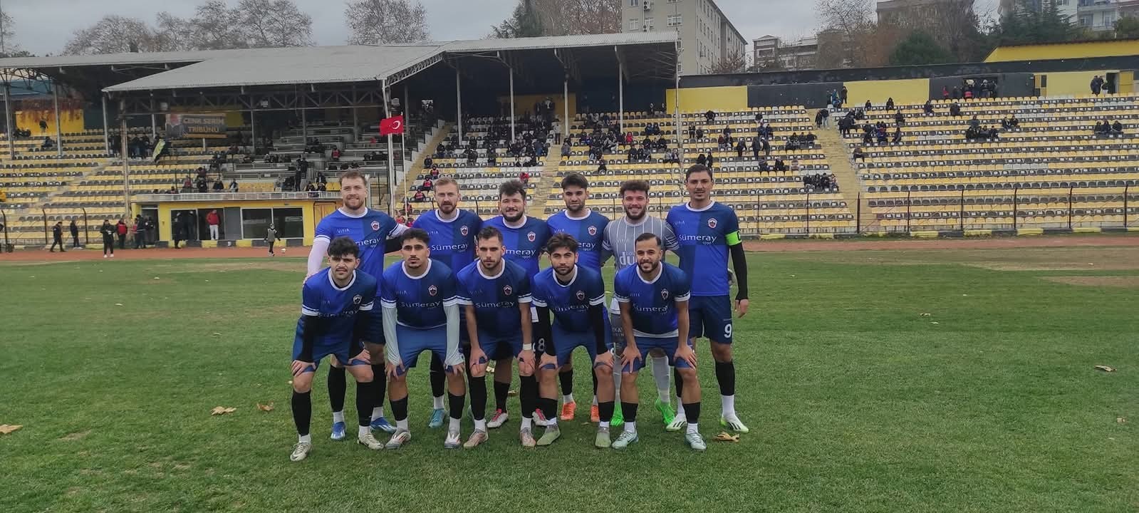 Boz&uuml;y&uuml;k deplasmanda 3 puan almayı başardı
