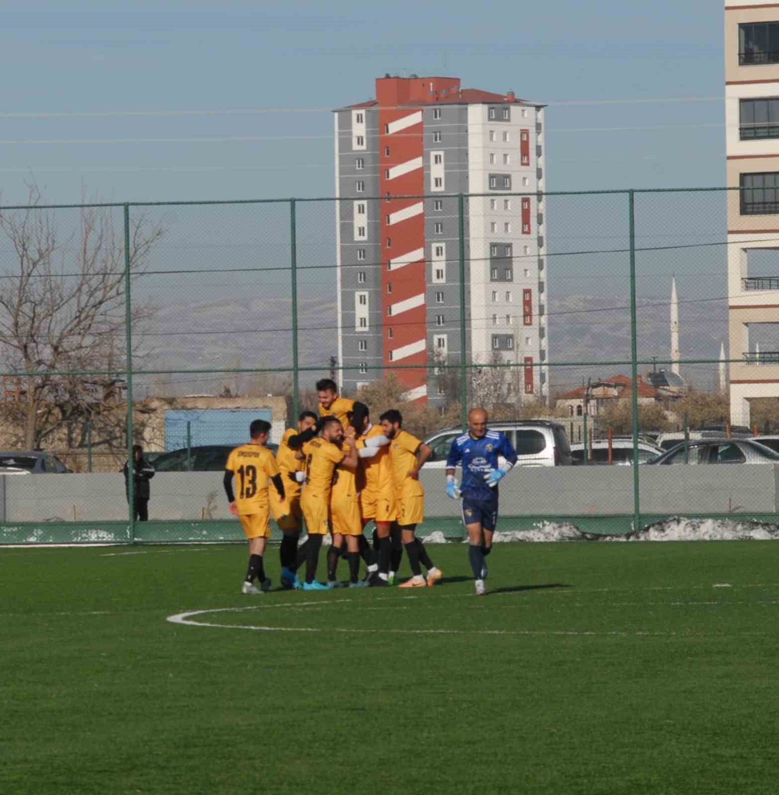 Kocasinan Şimşekspor 3 puanı 3 golle aldı
