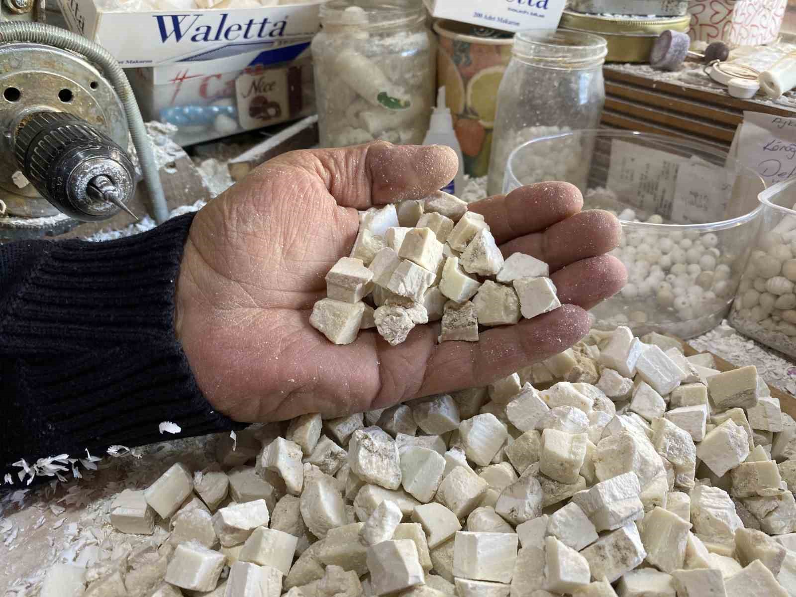 Yaz sezonunu durgun geçiren lületaşı camiası dijitalleşmekte zorlanıyor