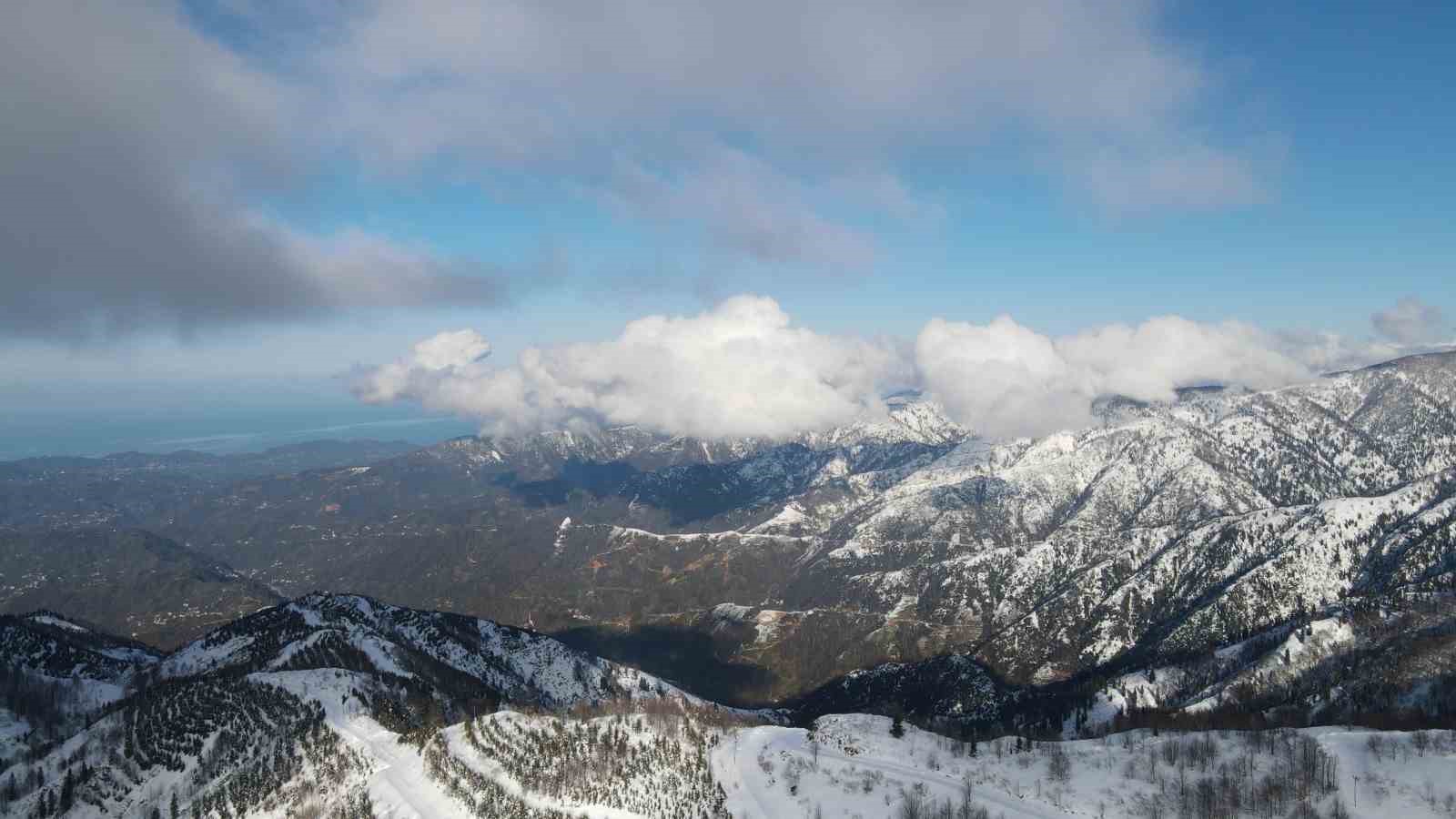 Handüzü Yaylası’nda kar eğlencesi