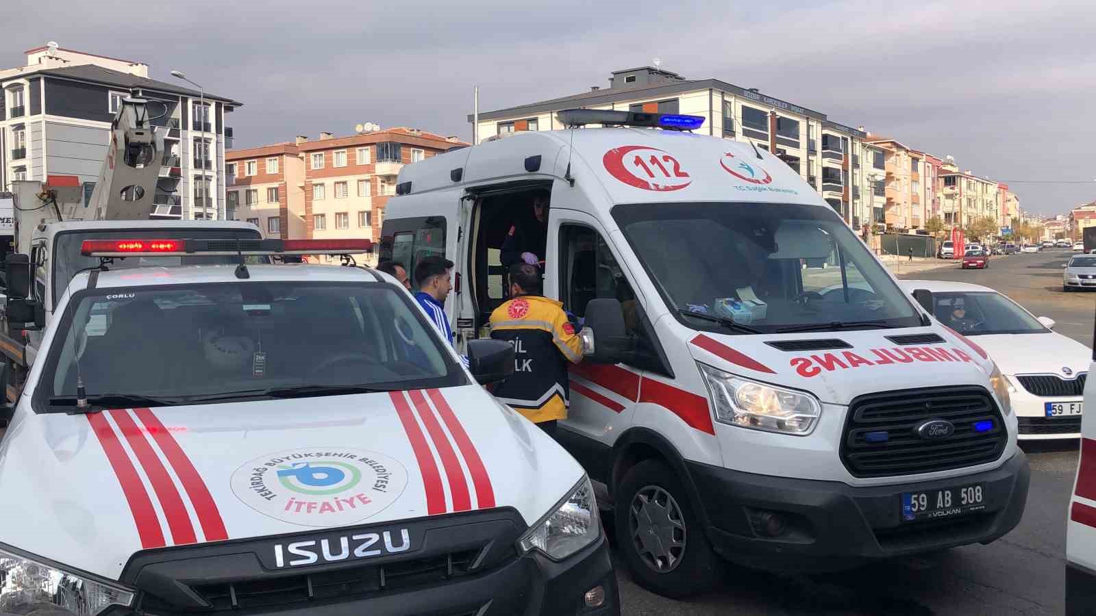Bodrum katında &ccedil;ıkan yangında 4 kişi hastaneye kaldırıldı
