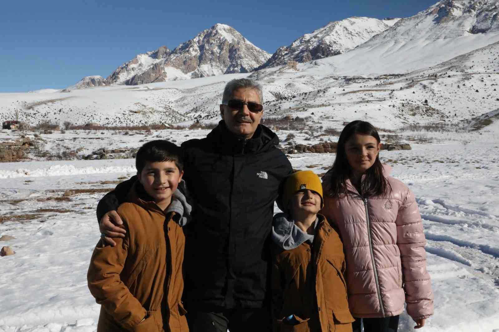 Şehit aileleri için Aladağlar’da yürüyüş