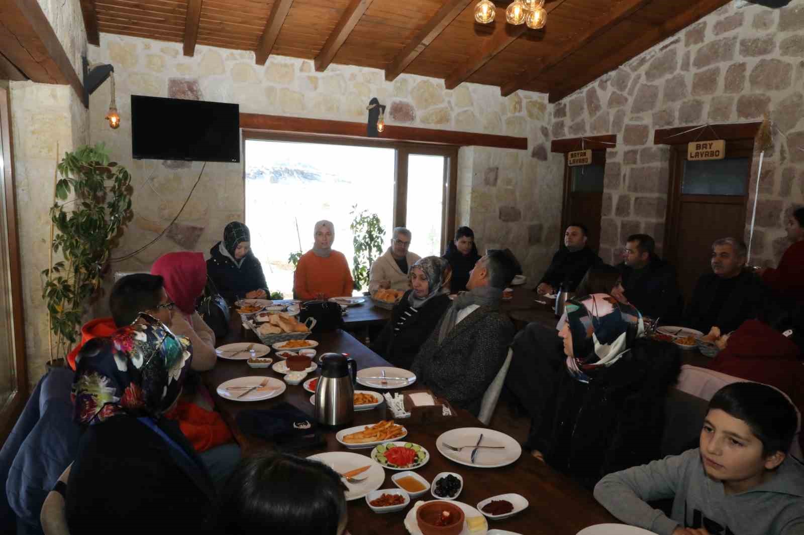 Şehit aileleri i&ccedil;in Aladağlar&rsquo;da y&uuml;r&uuml;y&uuml;ş

