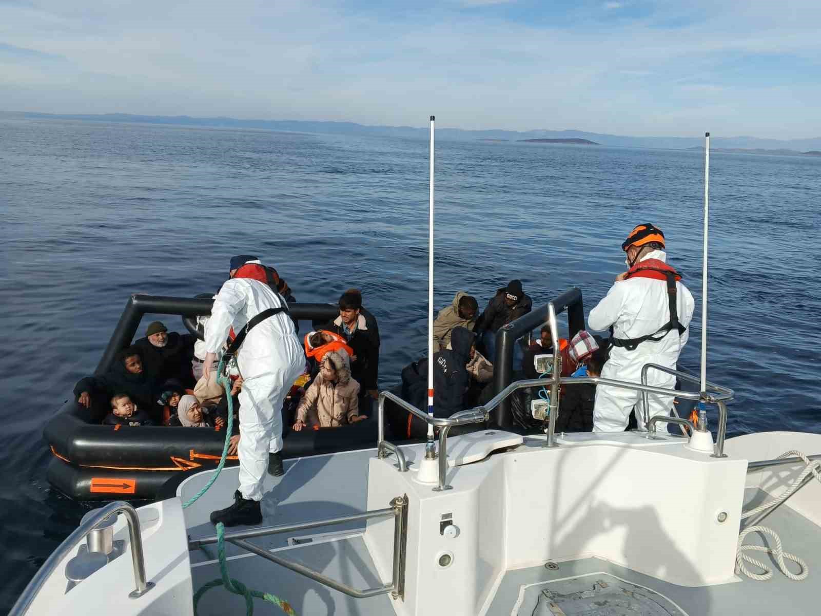 Yunan unsurları can salı ile açık denizde ölüme terk etti, Türk Sahil Güvenliği kurtardı
