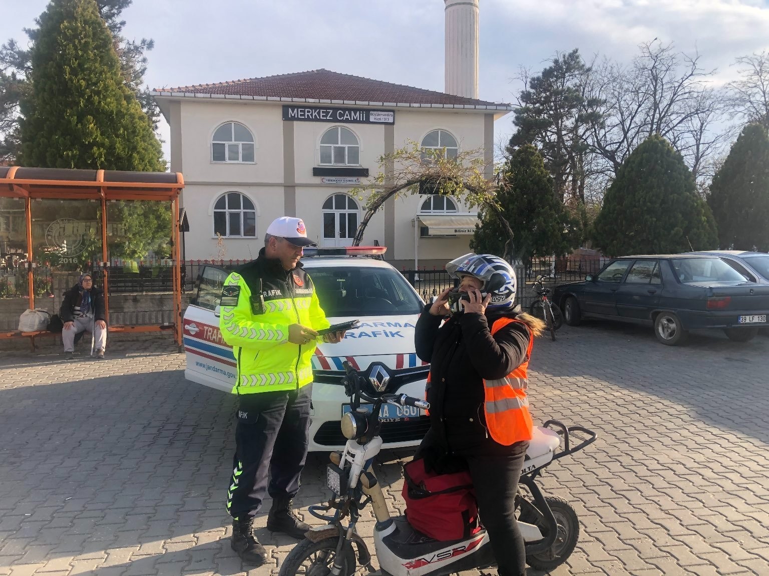 Kırklareli&rsquo;nde 99 ara&ccedil; trafikten men edildi
