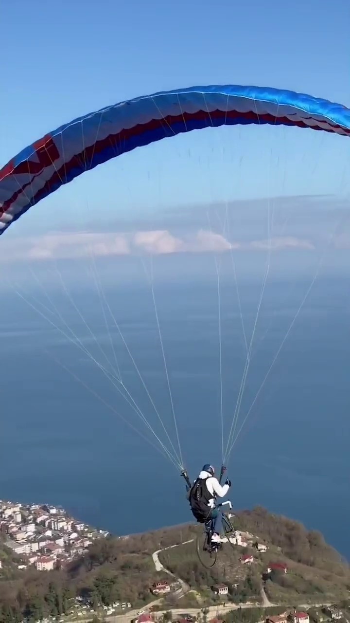 Havada pedal &ccedil;evirdi
