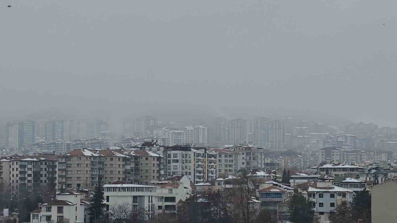 Elazığ’da yüksek kesimlerde sis etkili oldu
