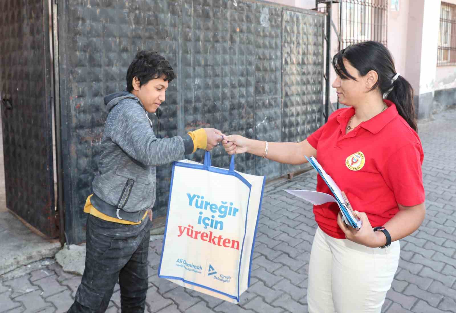 Yüreğirli öğrencilere kitap desteği