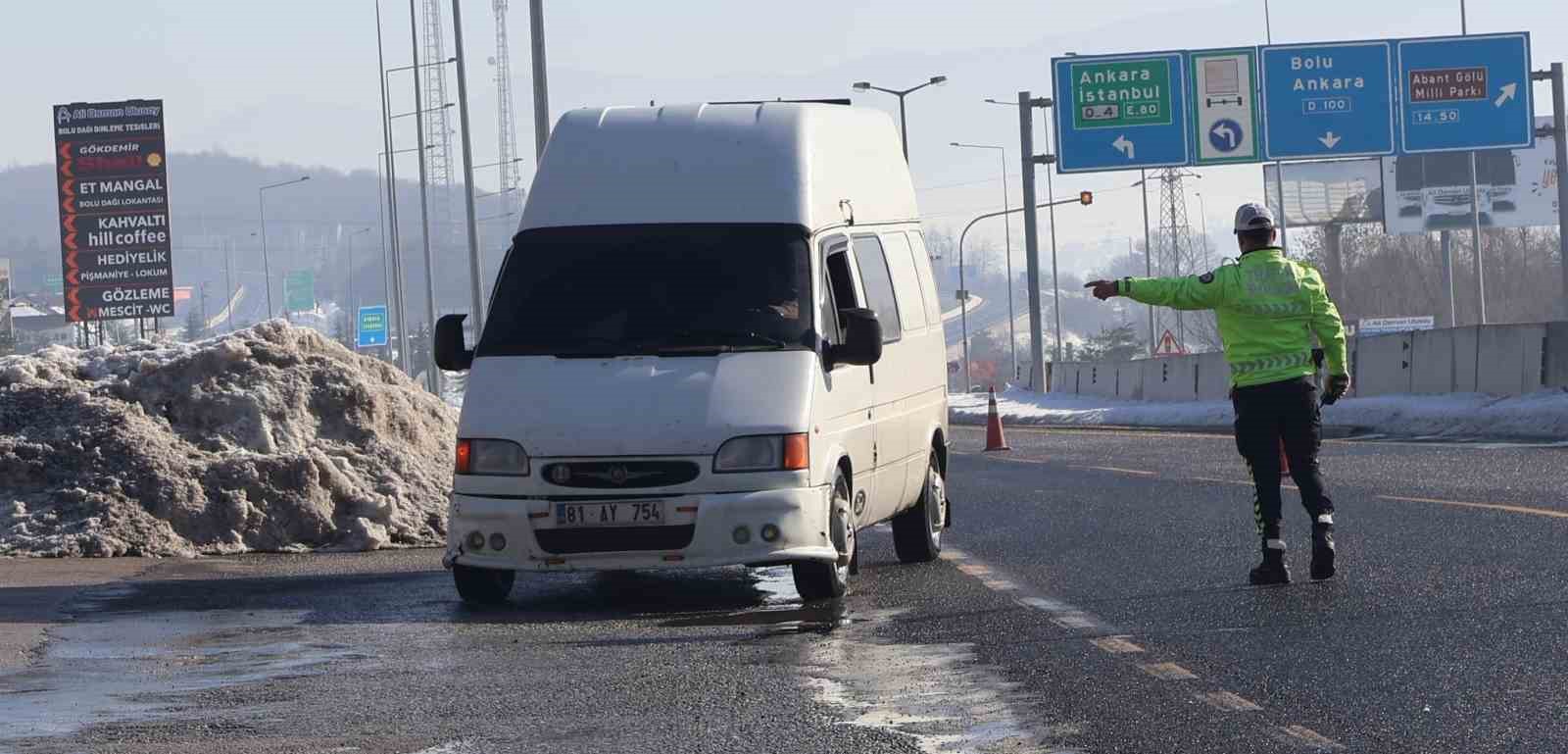 Bolu Dağı geçişinde kış lastiği denetimi
