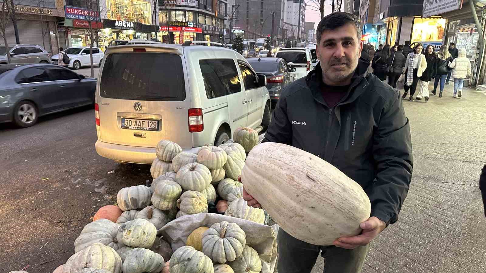 Yüksekova’da kışın vazgeçilmezi: Bal kabak