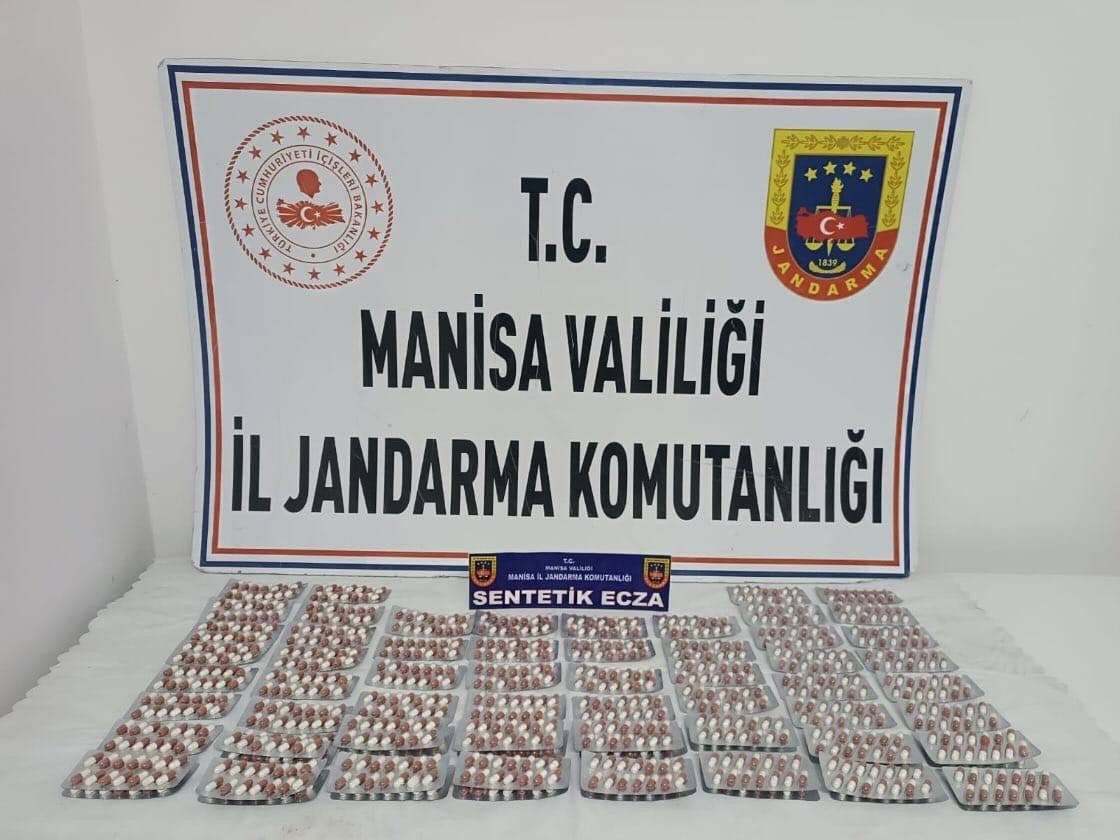 Manisa’da jandarma ekipleri uyuşturucuya geçit vermiyor