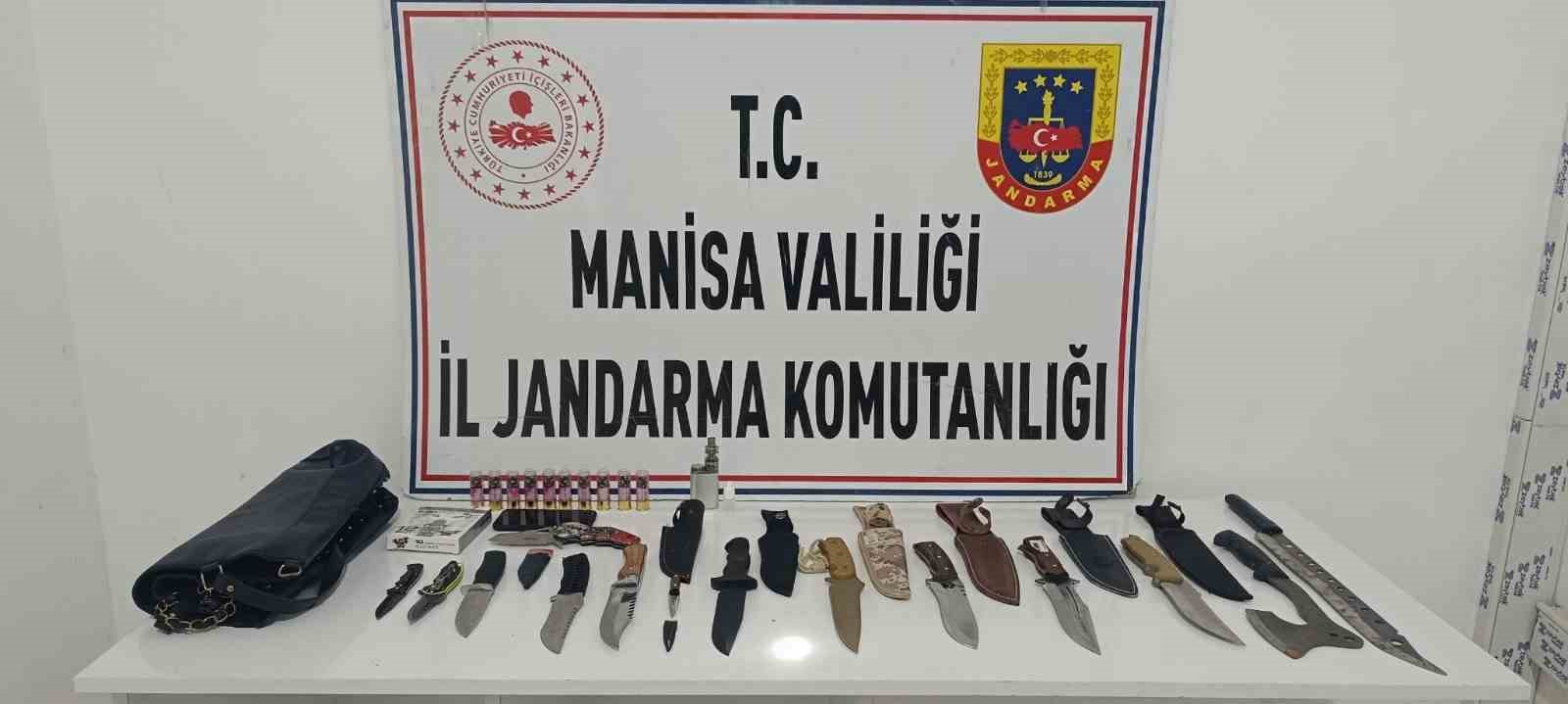 Manisa’da jandarma ekipleri uyuşturucuya geçit vermiyor
