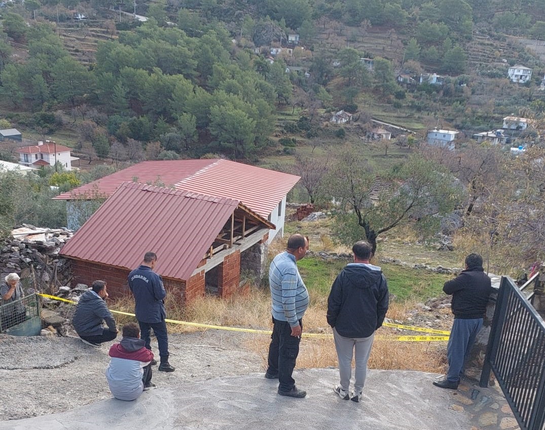 Marmaris’te düğünden dönen adam yol kenarında ölü bulundu