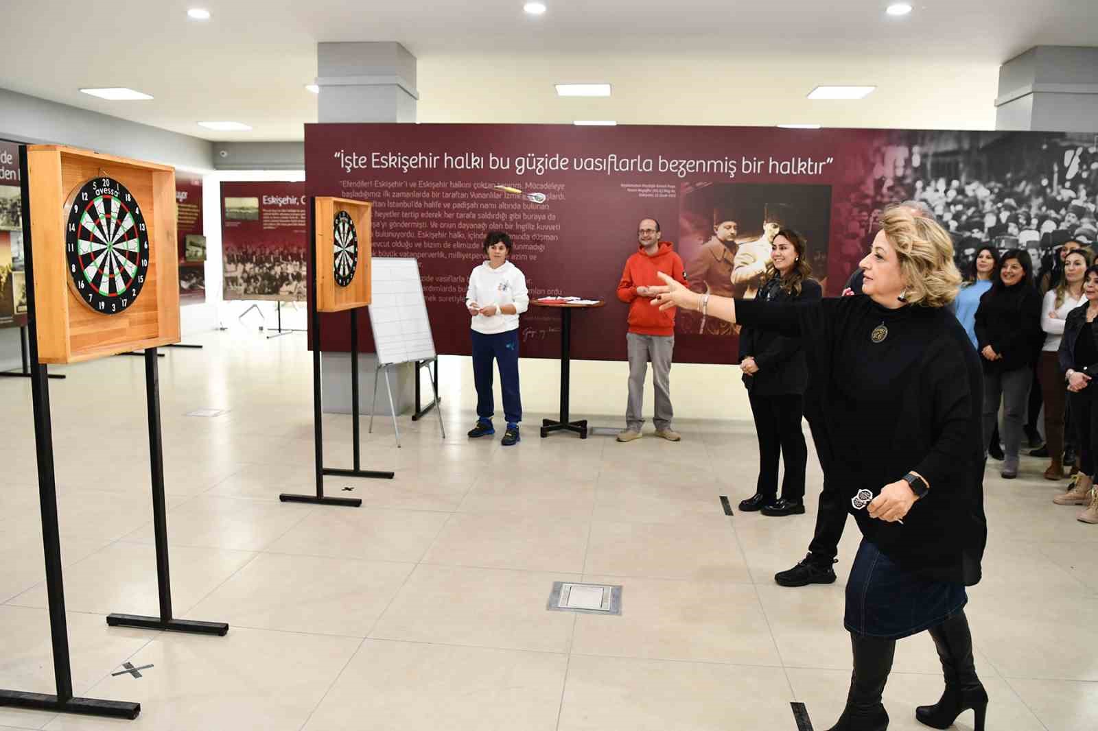 Tepebaşı’nda kadın çalışanlar için dart turnuvası