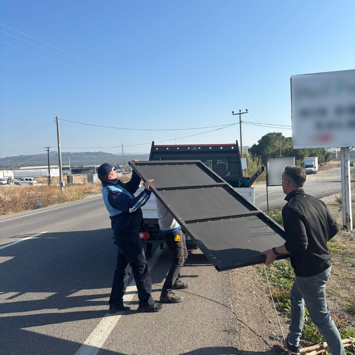 Ayvalık’ta görsel kirlilikle savaş başlatıldı