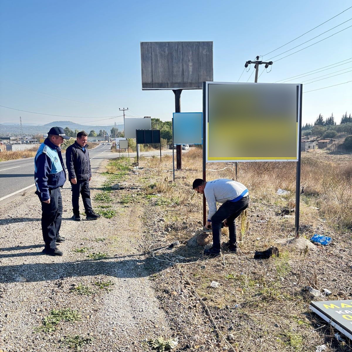 Ayvalık’ta görsel kirlilikle savaş başlatıldı
