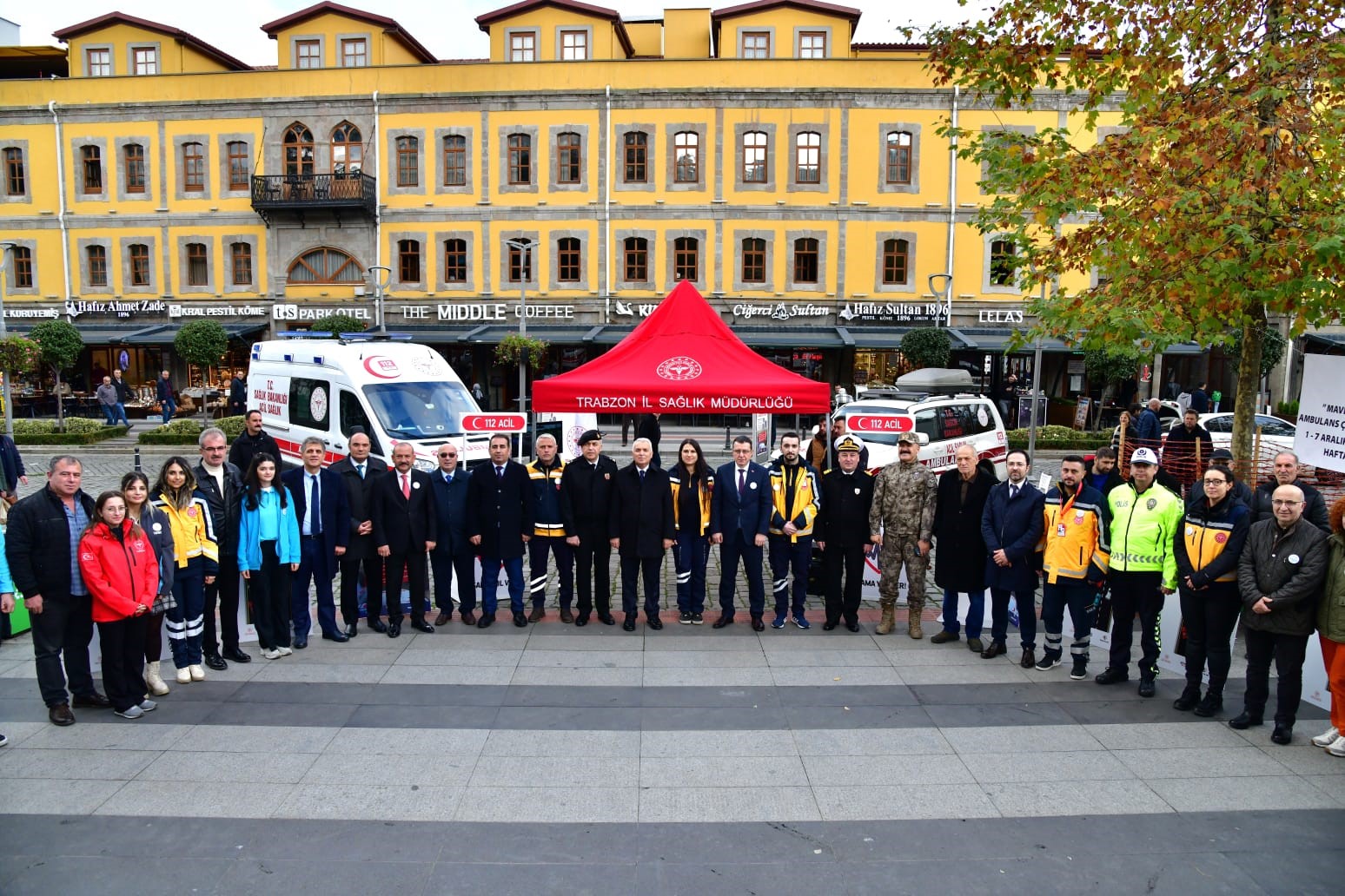 Ambulanslara trafikte yol açan ’Fermuar Sistemi’ne duyarlı olunması çağrısı