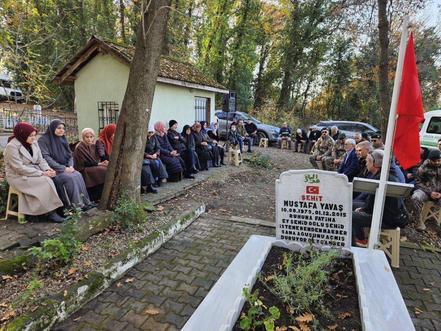 Yüksekova şehidi Gölcük’te kabri başında dualarla anıldı