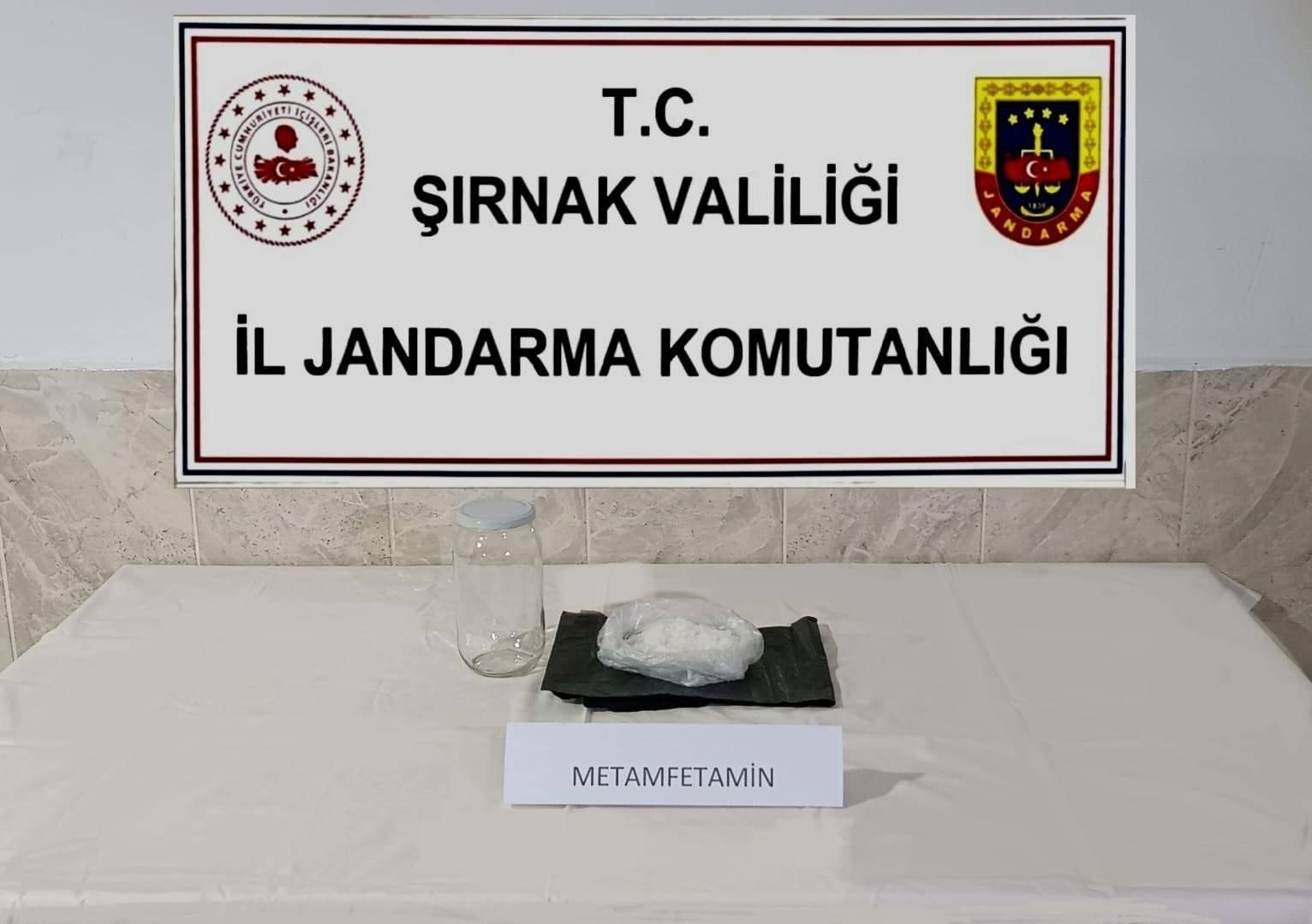 Şırnak’ta jandarma ekiplerinden asayiş ve kaçakçılık operasyonu