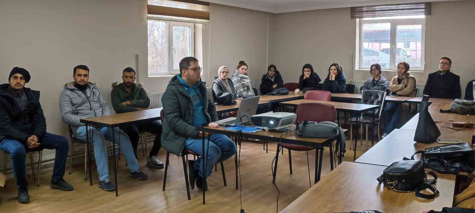 Selim’de ’Buğdaygil yem bitkileri yetiştiriciliği’ kursu düzenlendi
