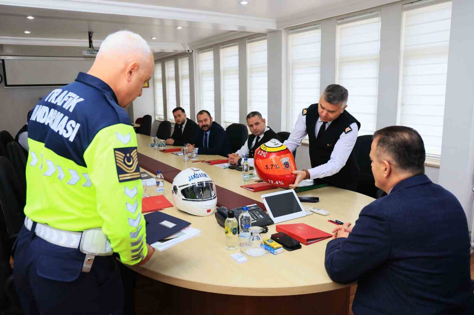 Motosiklet kullanıcılarına ‘Kask’ uyarısı
