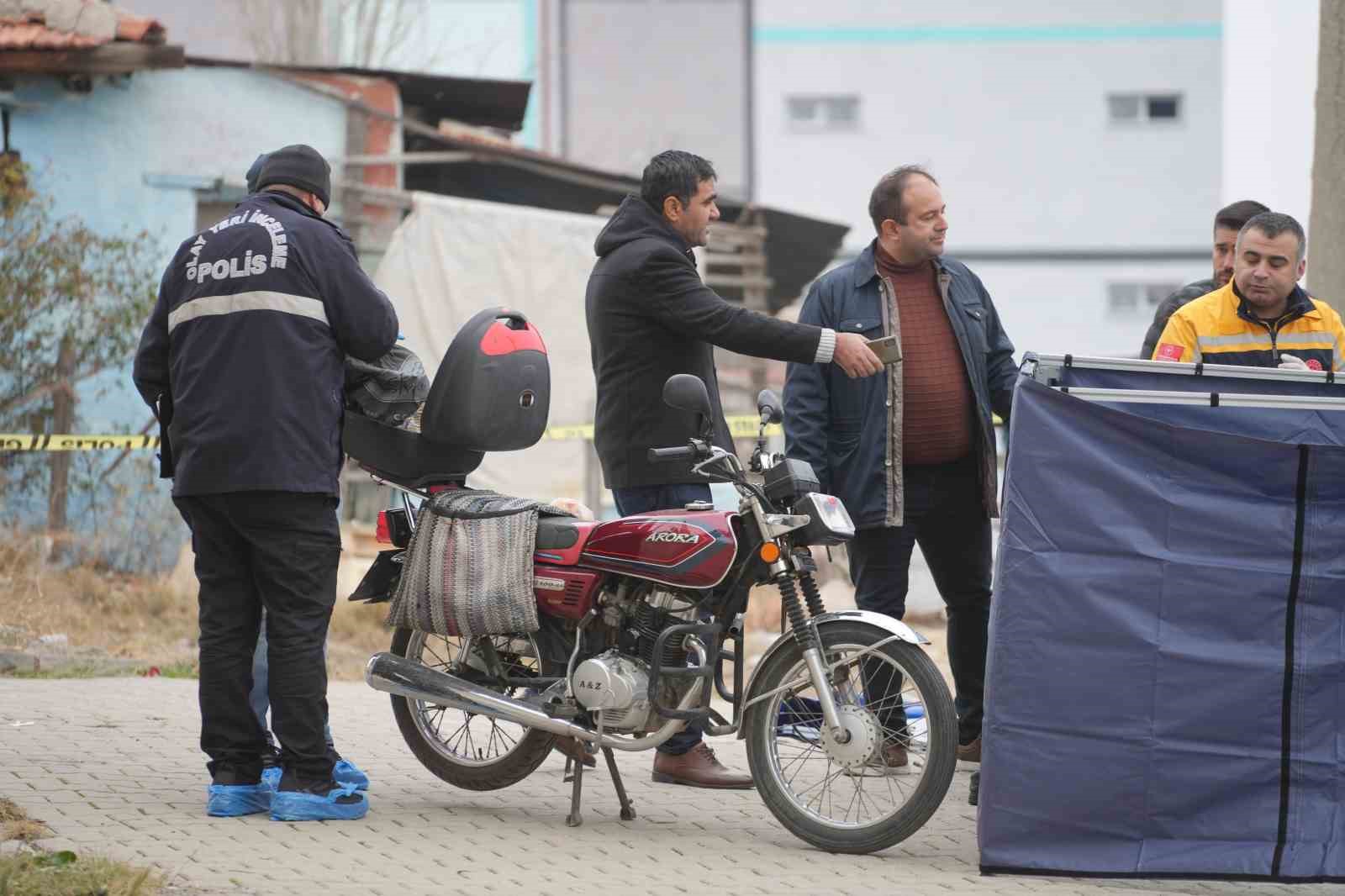 Yasak aşk cinayetinde baba ve oğul tutuklandı
