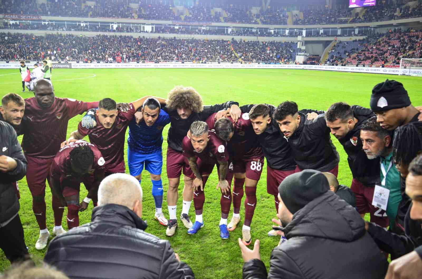 Trendyol Süper Lig: Hatayspor: 1 - Beşiktaş: 1 (İlk yarı)
