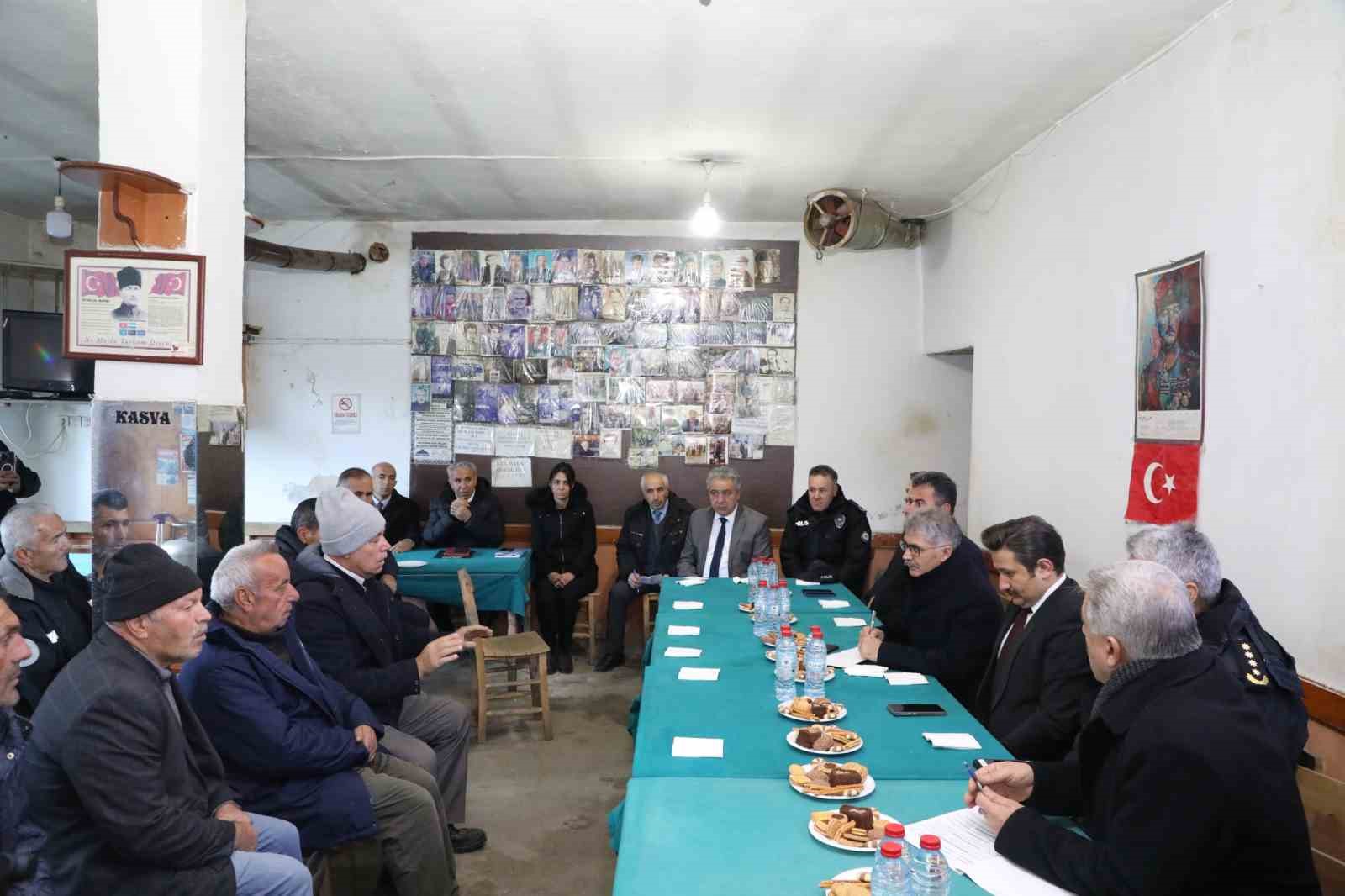 Vali &Ccedil;elik&rsquo;ten Horoz ve Alihoca k&ouml;ylerine ziyaret

