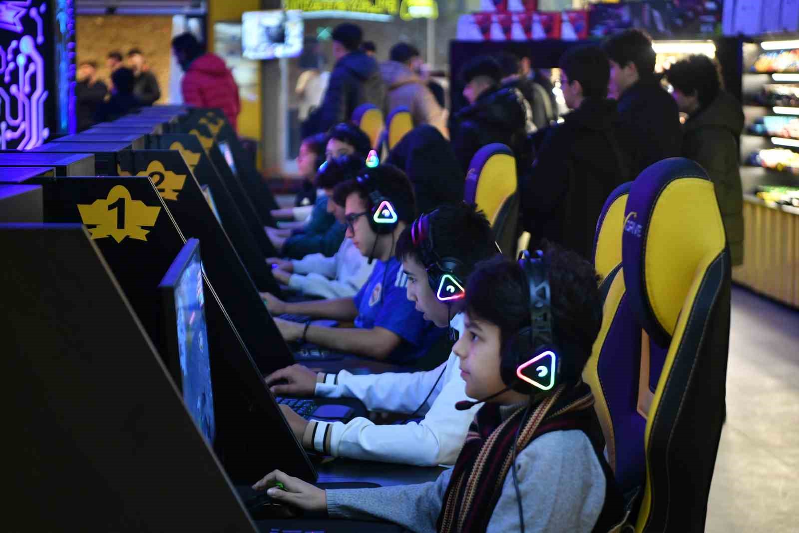 Beylikdüzü’nde E-Spor heyecanı yaşandı