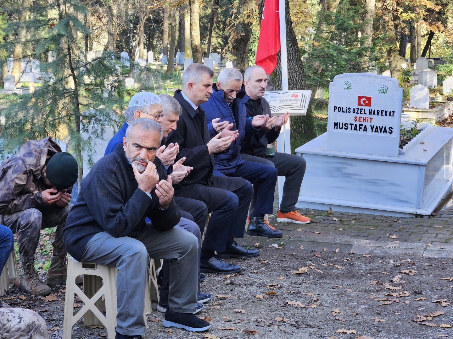 Yüksekova şehidi Gölcük’te kabri başında dualarla anıldı