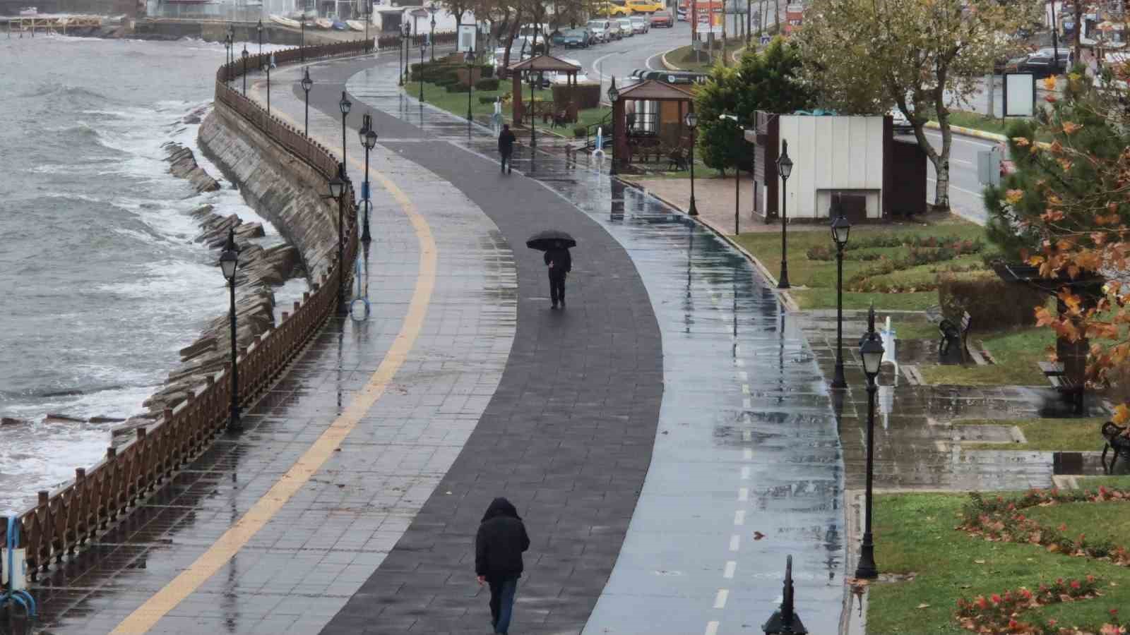 Tekirdağ&rsquo;da sağanak yağış etkili oluyor
