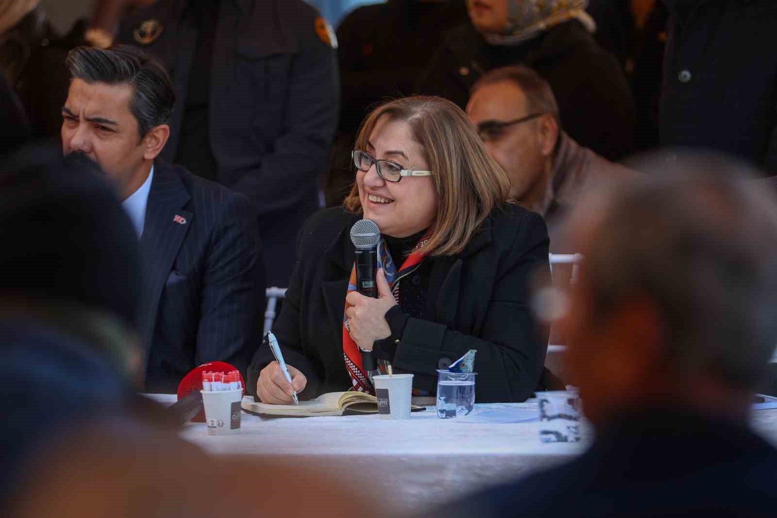 Şahin, G&uuml;neyşehirlilerle bir araya geldi
