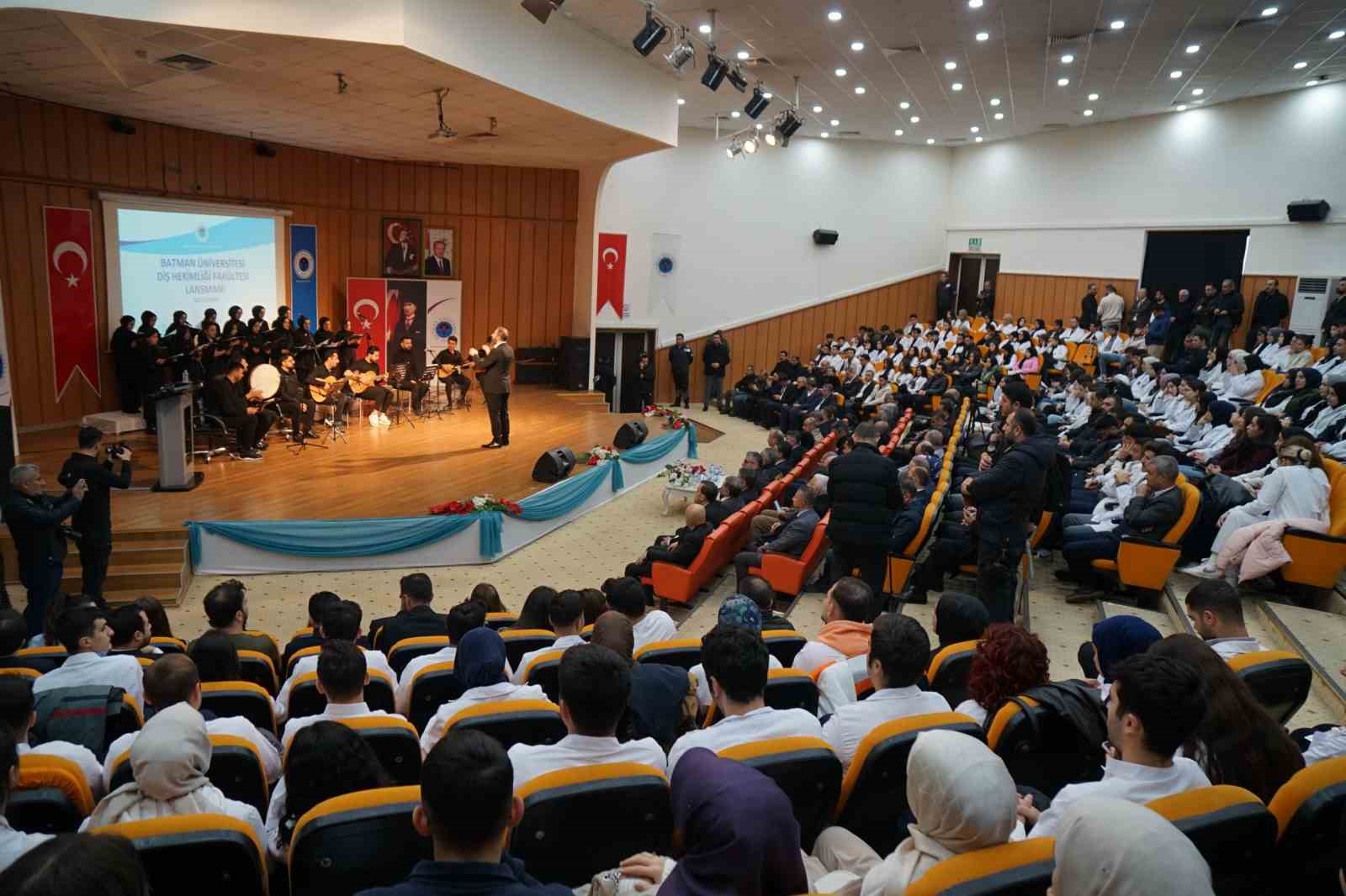 B&Uuml; Diş Hekimliği Fak&uuml;ltesi Ağız ve Diş Sağlığı Uygulama ve Araştırma Merkezi a&ccedil;ıldı
