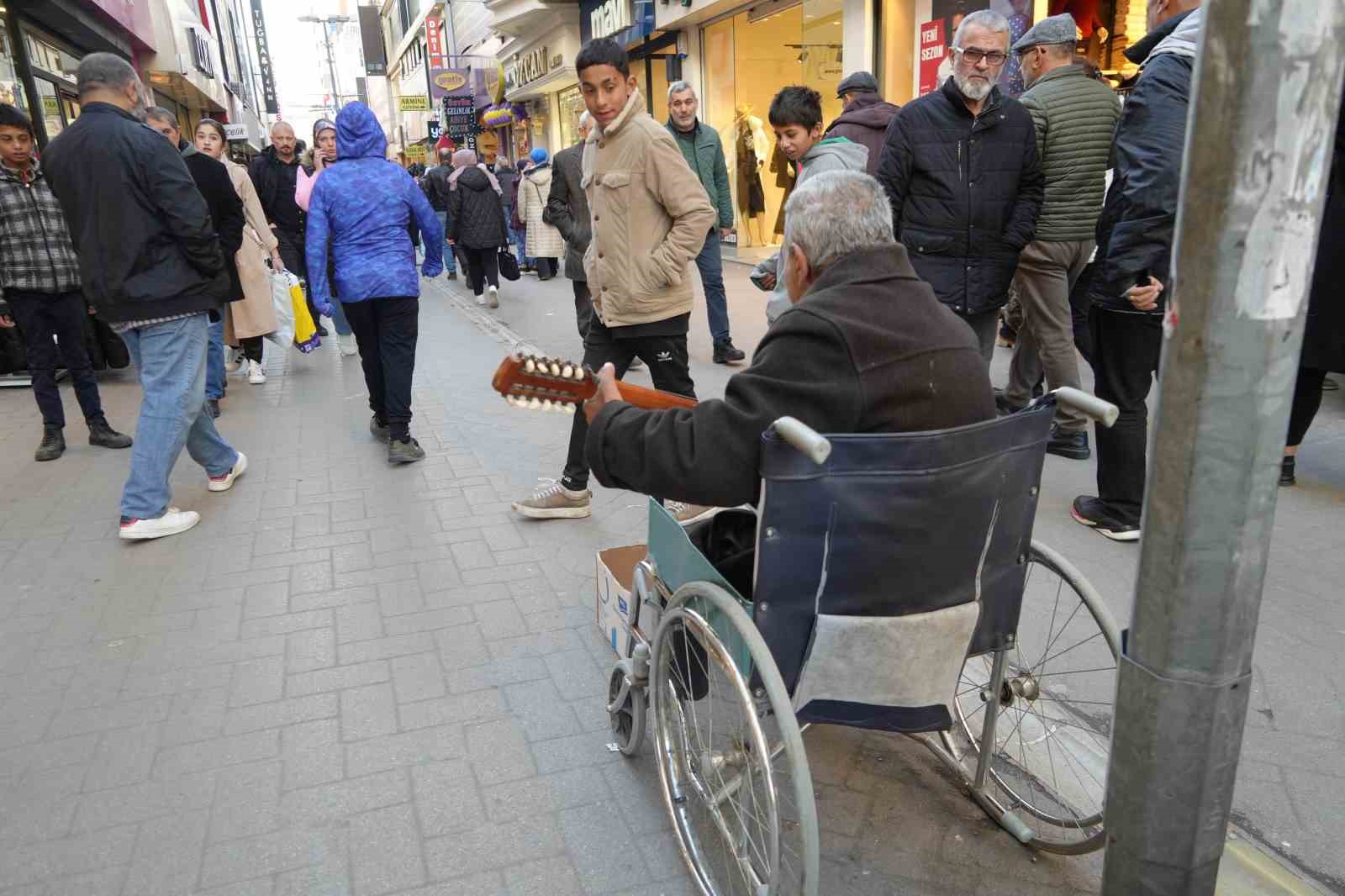 Sokak sanat&ccedil;ısı &rsquo;C&uuml;mb&uuml;ş&ccedil;&uuml; Hasan&rsquo;ın dramı
