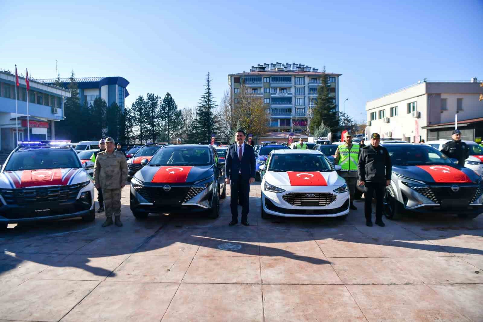 Tunceli&rsquo;de, emniyet ve jandarmaya 44 yeni hizmet aracı
