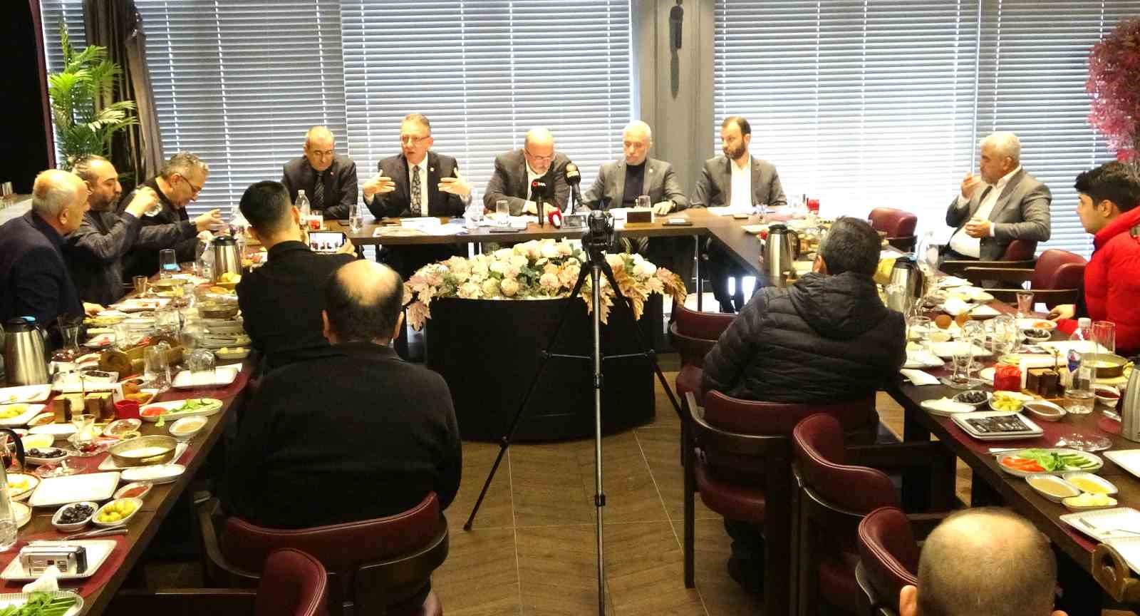 AK Parti K&uuml;tahya İl Başkanı &Ouml;nsay: "K&uuml;tahya&rsquo;da 2002&rsquo;de 11 bin kişinin &ccedil;alıştığı bir sanayi sekt&ouml;r&uuml; vardı, bug&uuml;n bu sayı 50 bine ulaştı"
