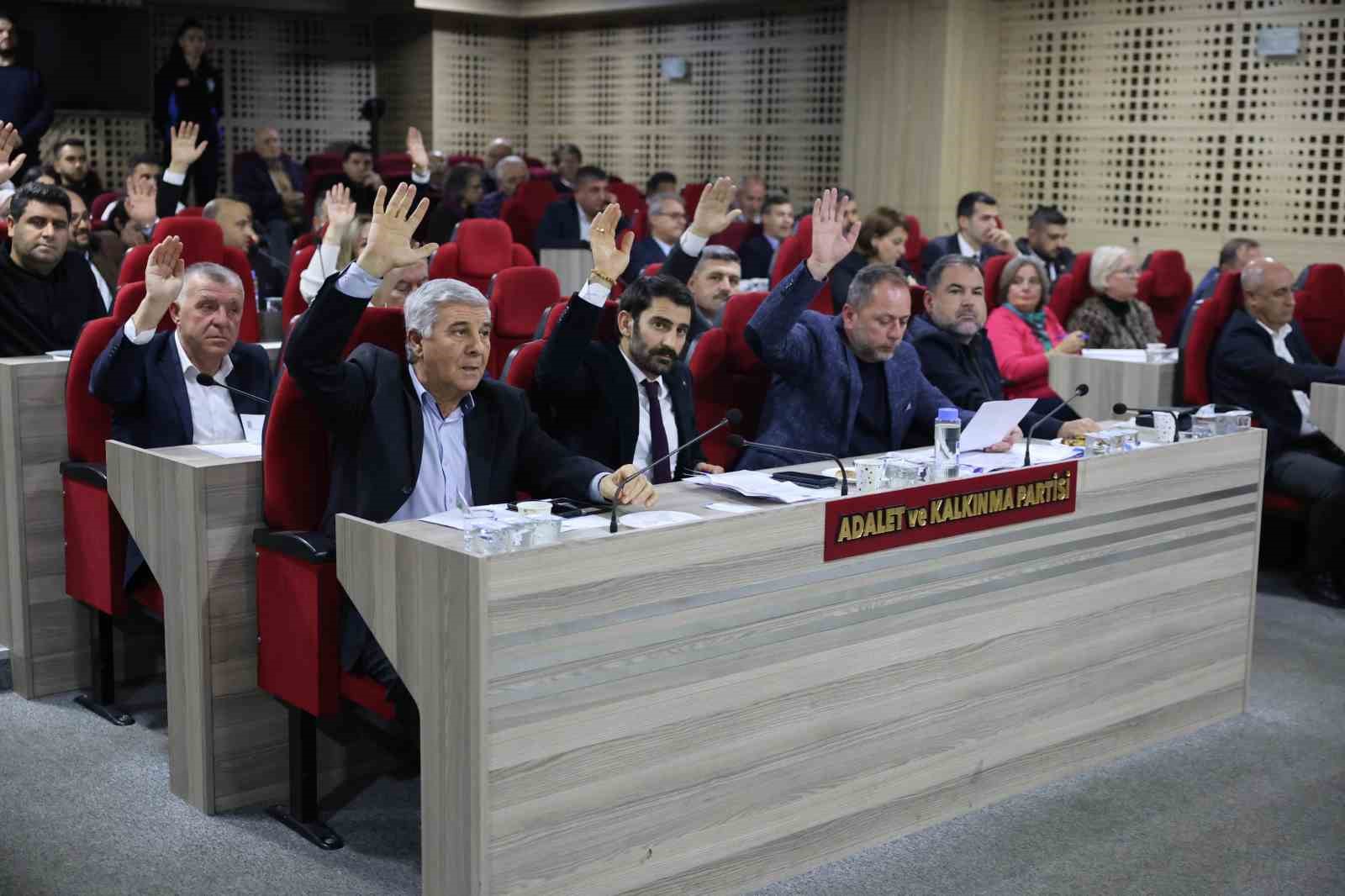 Başkan Pehlivan fahiş konser iddialarına meclis kürsüsünden yanıt verdi
