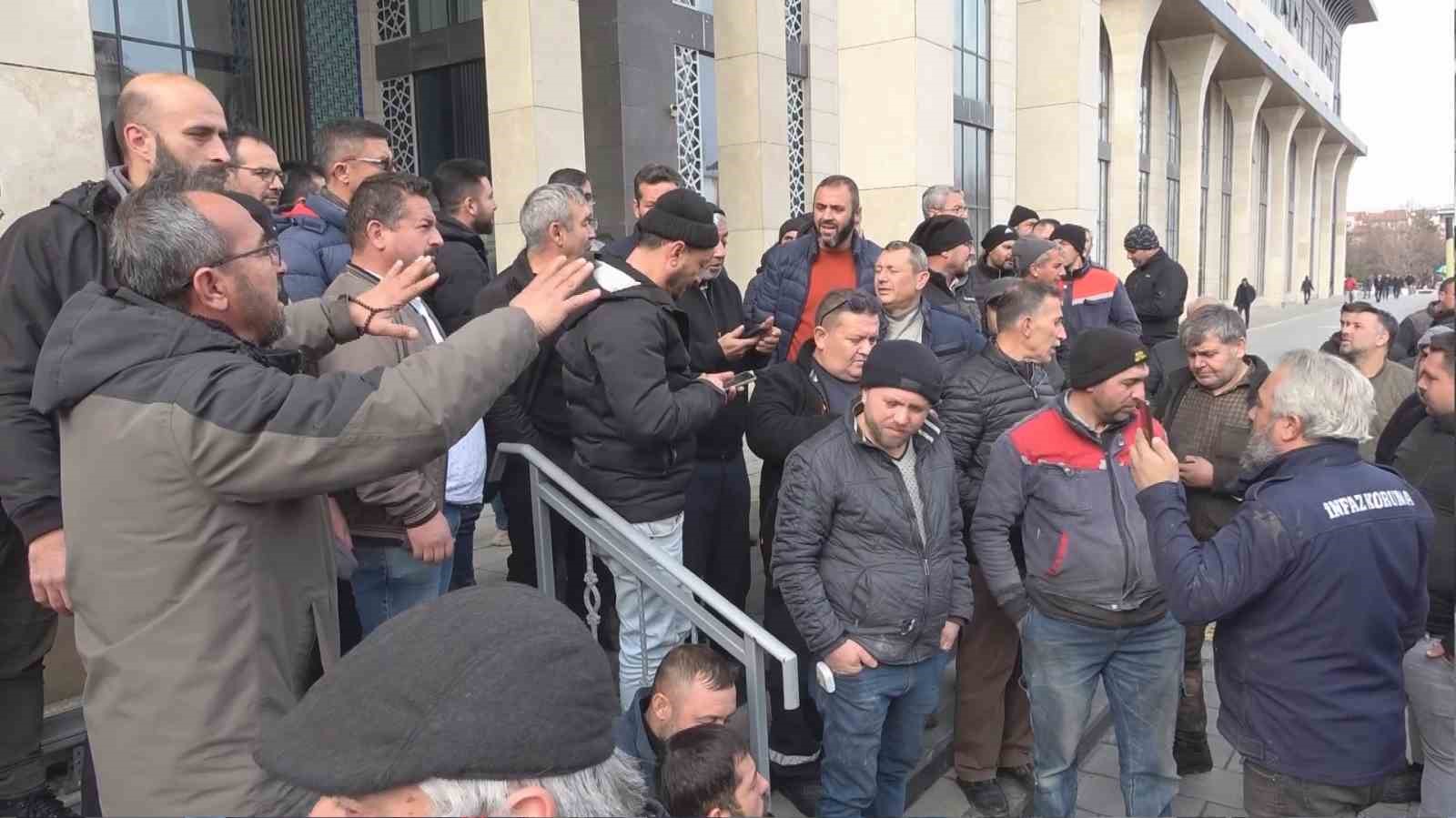 K&uuml;tahya&rsquo;da esnaflardan eylem: "S&ouml;zleşme şartları değişti, mağduruz"
