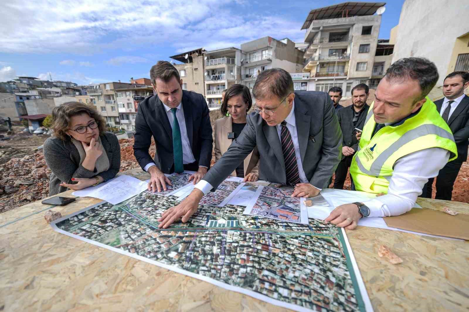 Karabağlar Dostluk Bulvarı’nda bağlantı yolu çalışmaları başladı