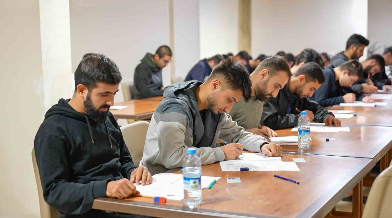 "Umre Ödüllü Gençlik Bilgi Yarışması" düzenlendi
